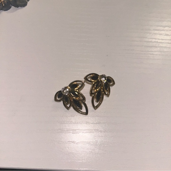 Gold Leaf Earrings - Picture 3 of 3